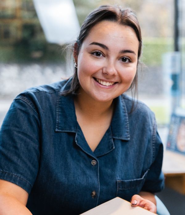 Portrait de Tania Mota Villar, psychologue FSP chez Novapsy à Lausanne